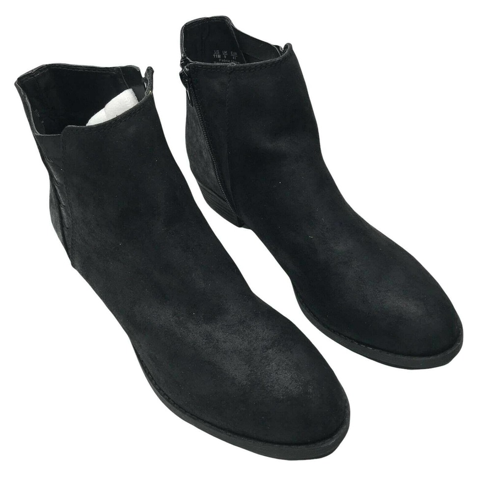 Sleek Black Ankle Boots with Suede Finish and Rounded Toe